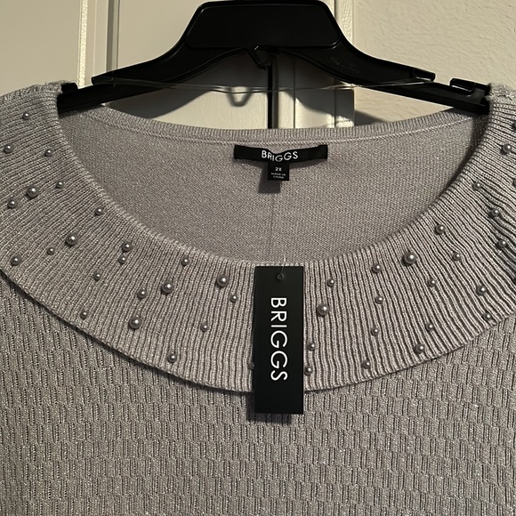 Beautiful silver seater with pear accent. - Picture 2 of 4